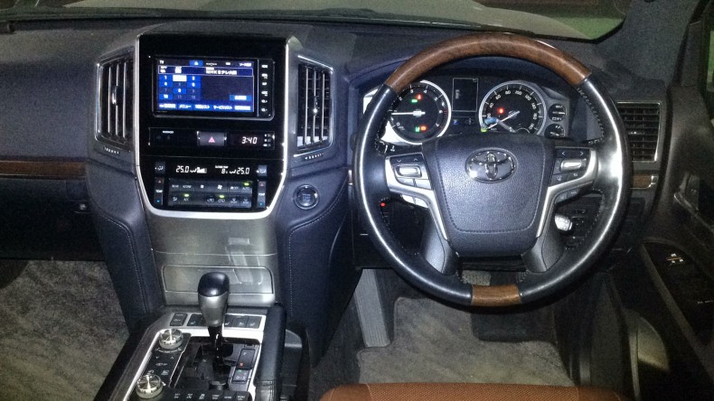 内装インパネ全体