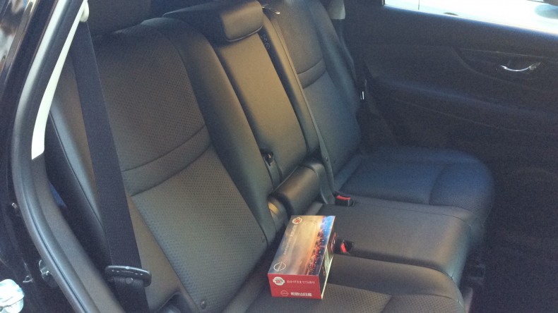 内装後方シート