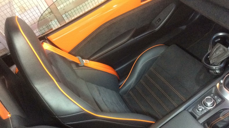 内装後方シート