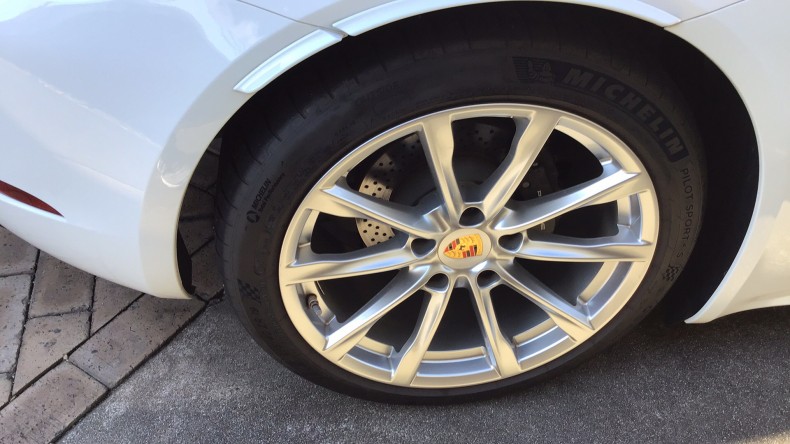 タイヤホイール前