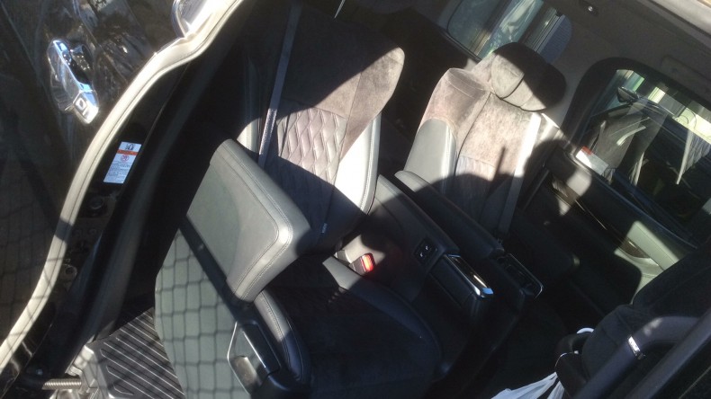 内装後方シート