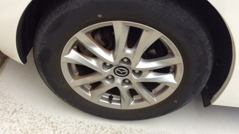 タイヤホイール前