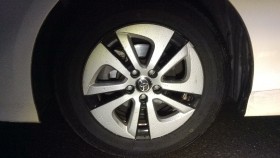 タイヤホイール前