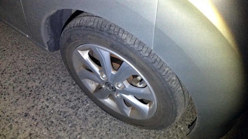 タイヤホイール前