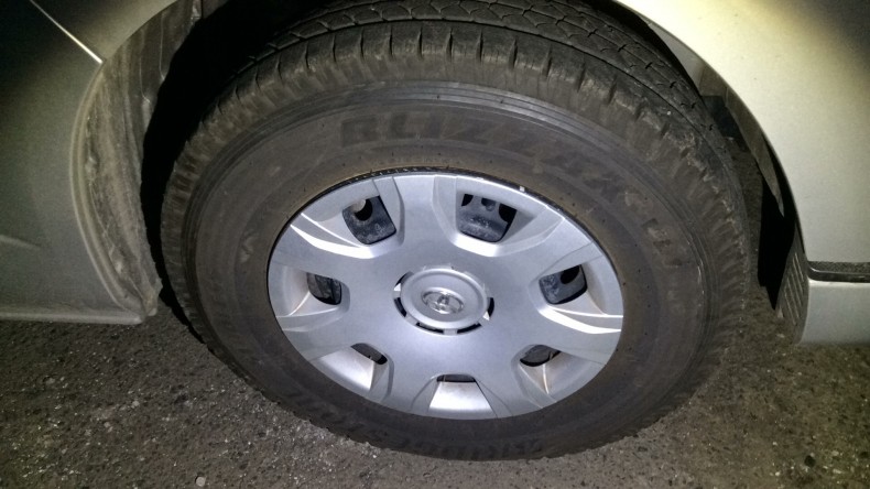 タイヤホイール前