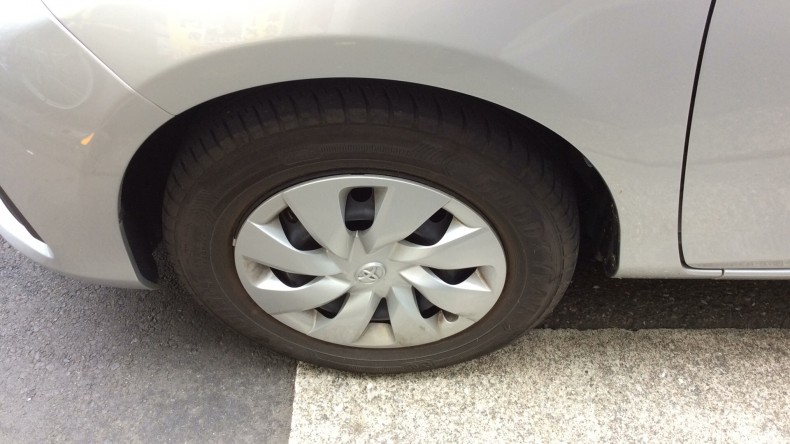 タイヤホイール前