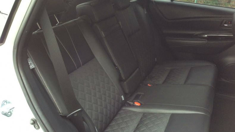 内装後方シート