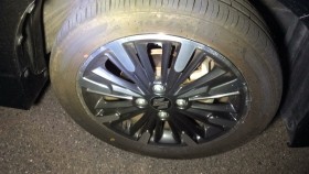 タイヤホイール前