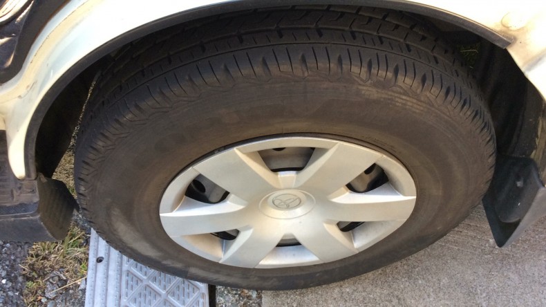 タイヤホイール前