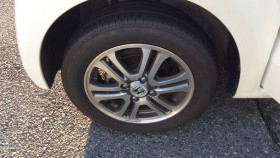 タイヤホイール前