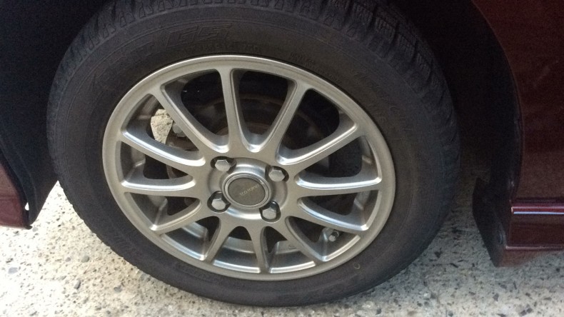 タイヤホイール前