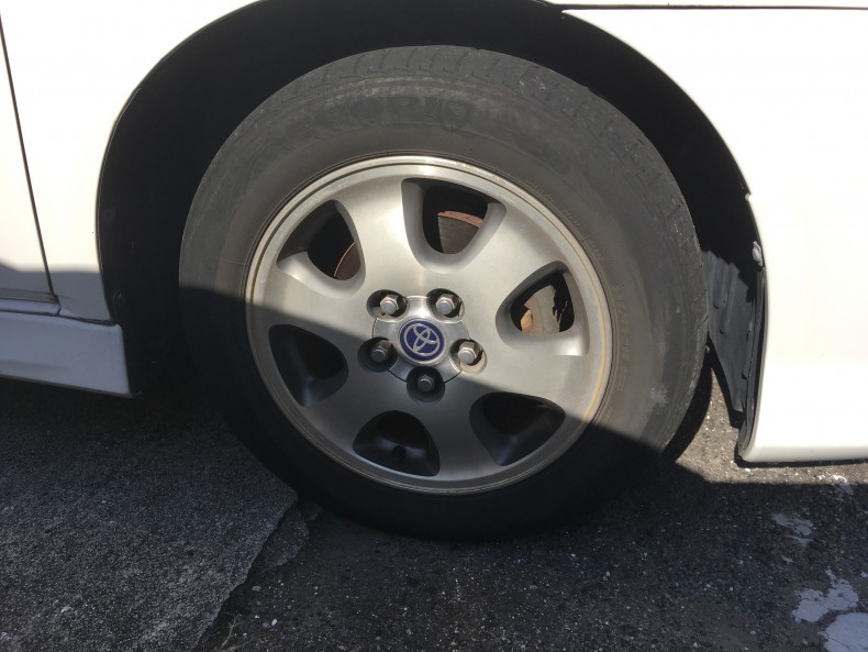 タイヤホイール前