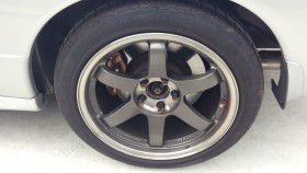 タイヤホイール前