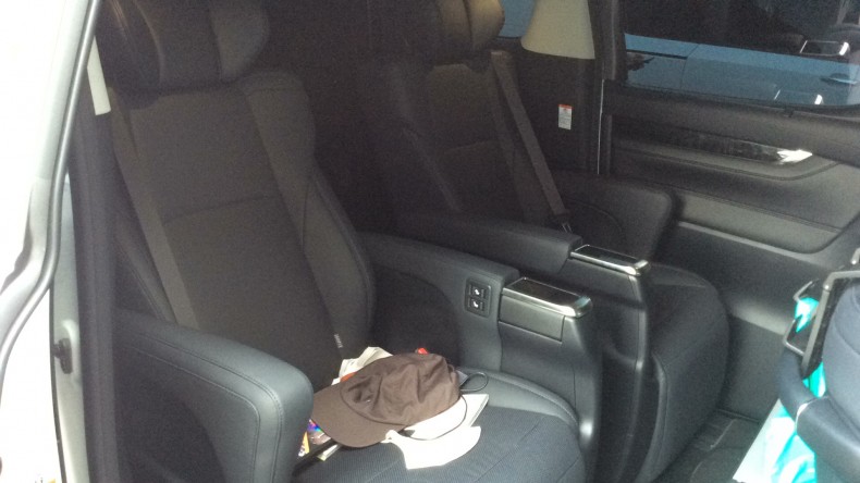 内装後方シート
