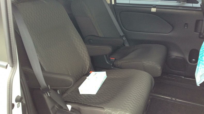 内装後方シート