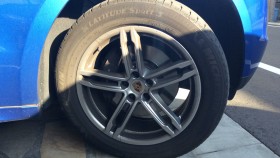 タイヤホイール前