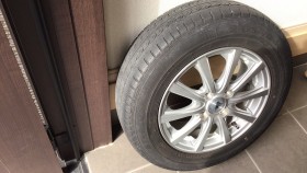 タイヤホイール前