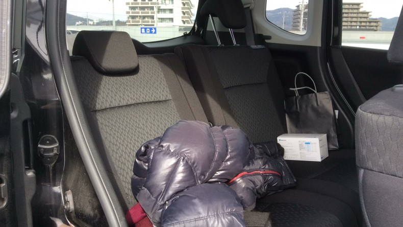 内装後方シート