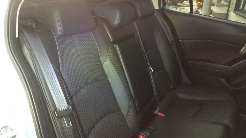 内装後方シート