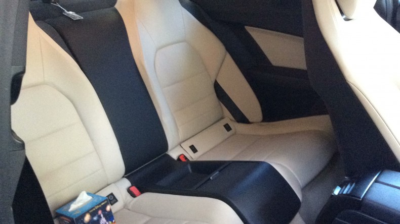 内装後方シート