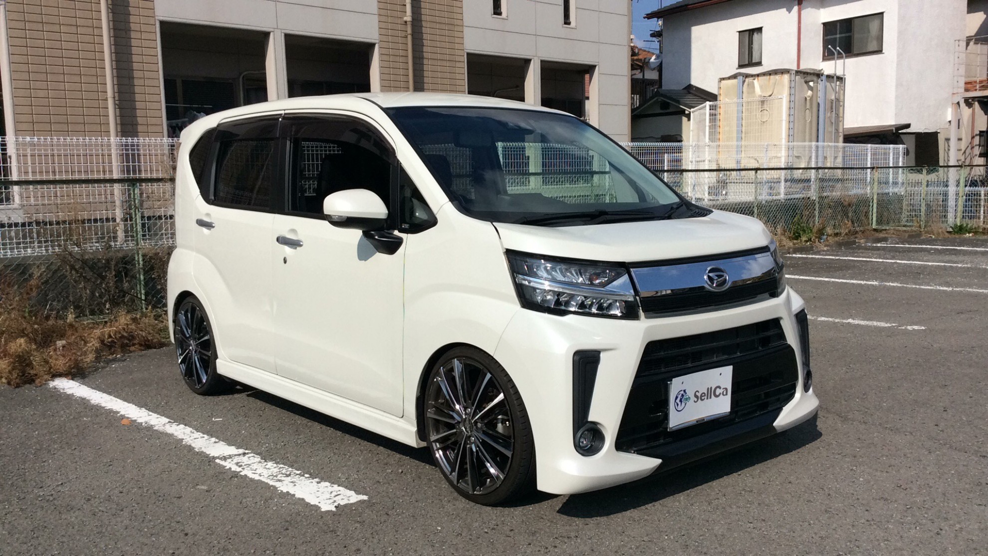 外装右前