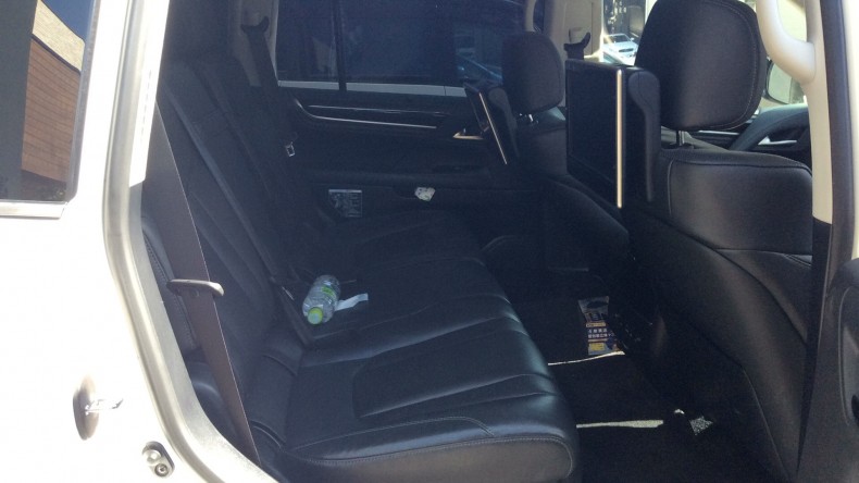 内装後方シート