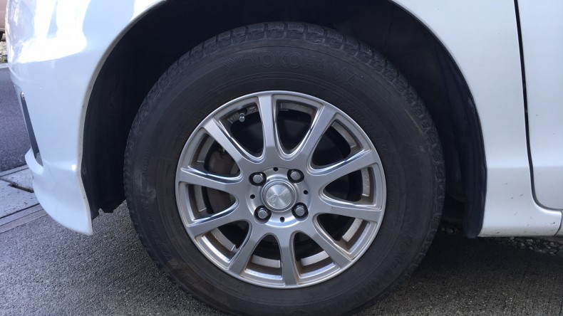 タイヤホイール前