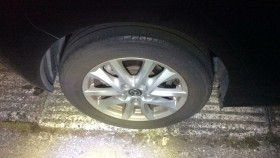 タイヤホイール前