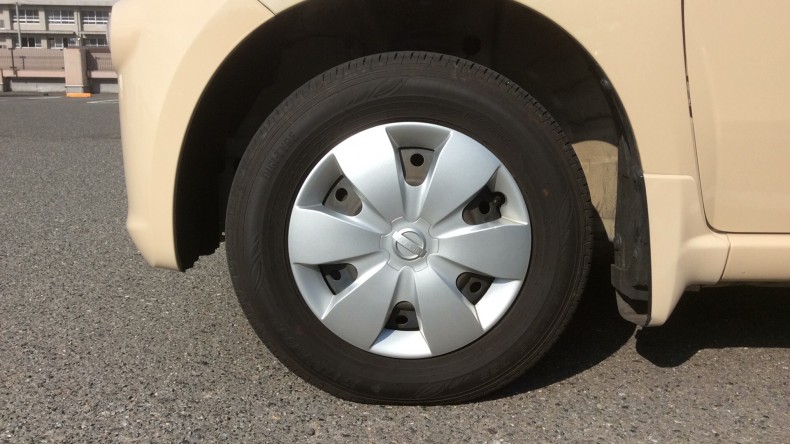 タイヤホイール前