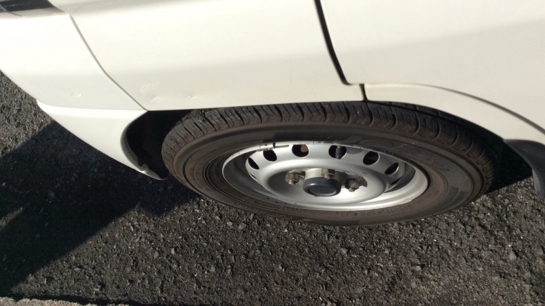 タイヤホイール前