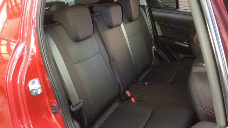 内装後方シート