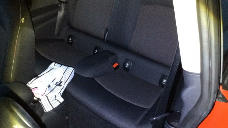 内装後方シート