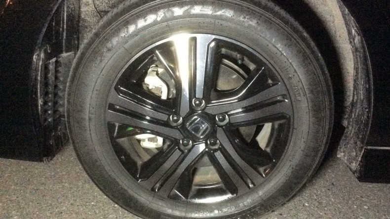 タイヤホイール前