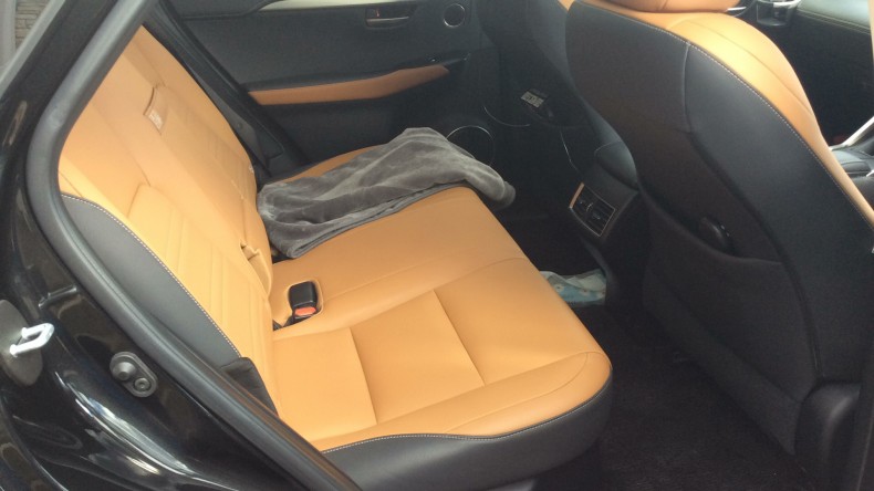 内装後方シート