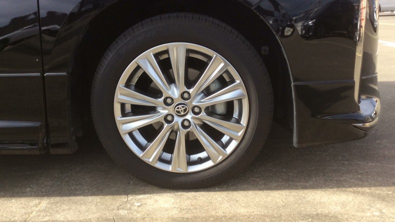 タイヤホイール前