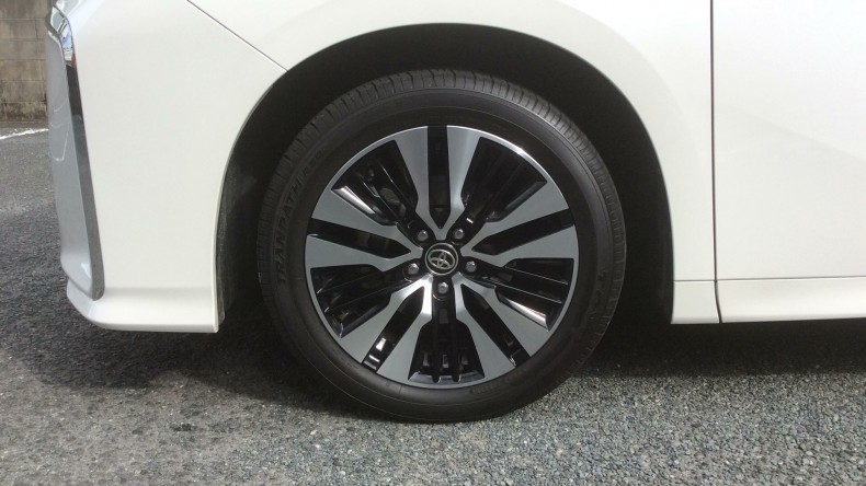 タイヤホイール前