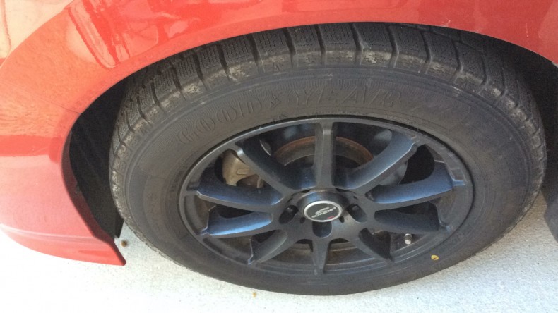 タイヤホイール前