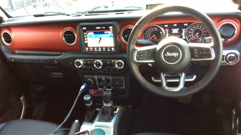 内装インパネ全体