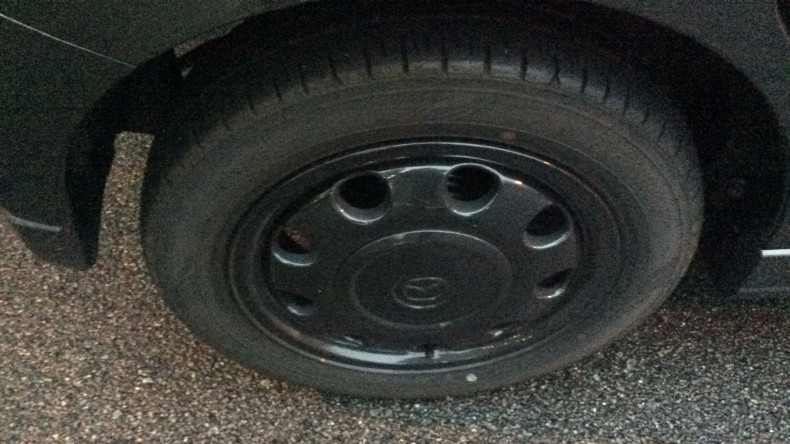 タイヤホイール前