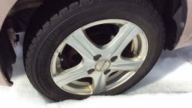 タイヤホイール前