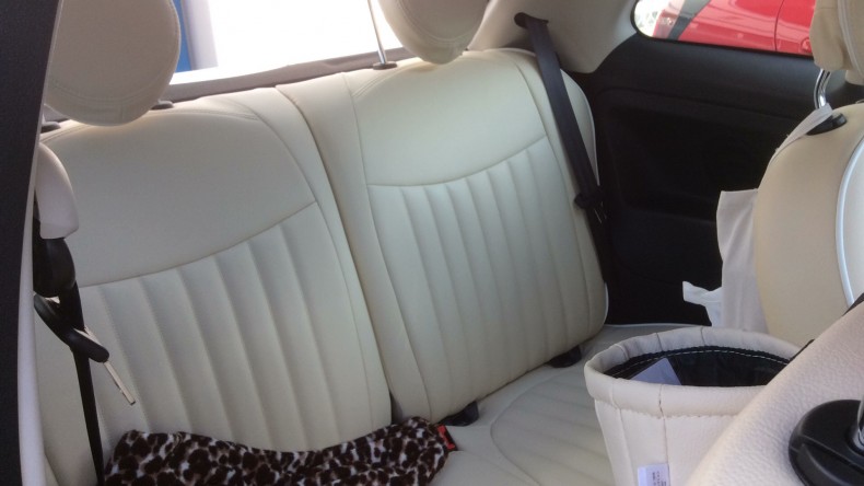 内装後方シート