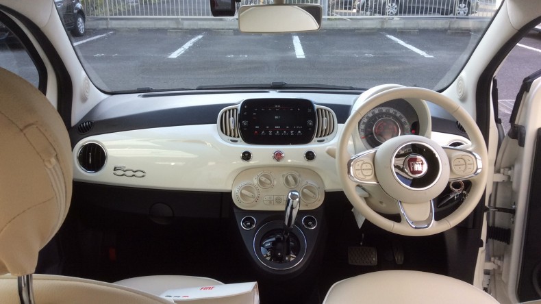 内装インパネ全体