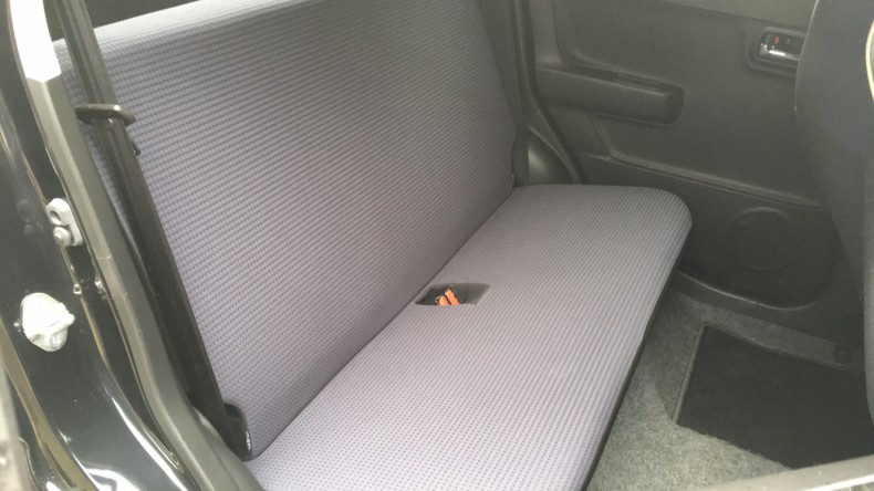 内装後方シート