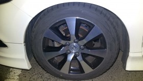 タイヤホイール前