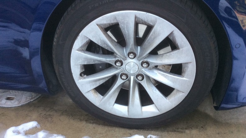 タイヤホイール前