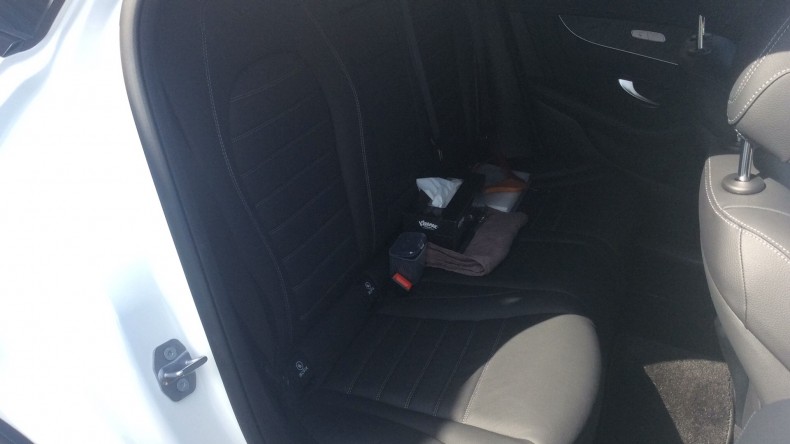 内装後方シート