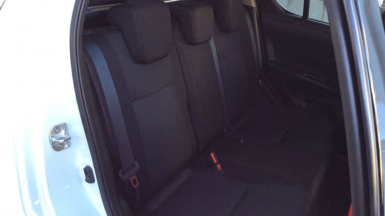 内装後方シート