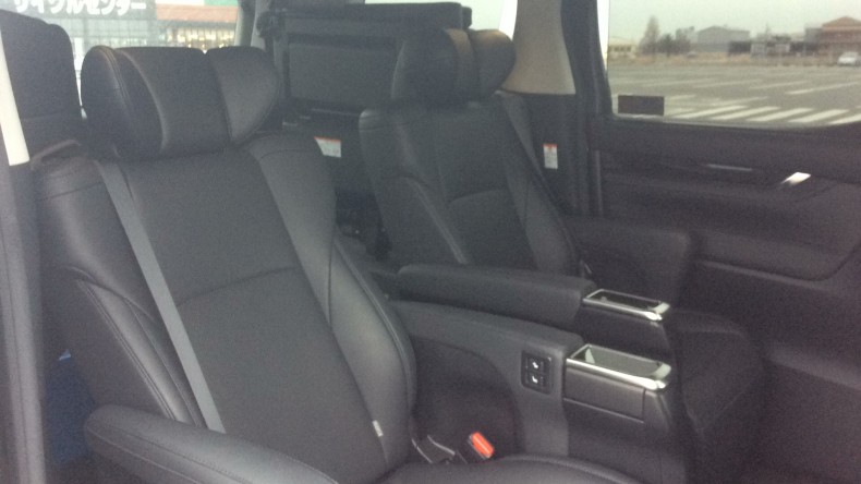 内装後方シート