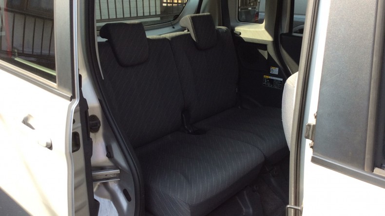 内装後方シート