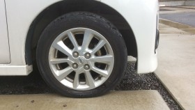 タイヤホイール前